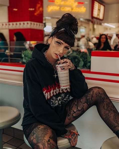 Angela Mazzanti Wiki, Wife, Net Worth, Age, Height, Girlfriend,。